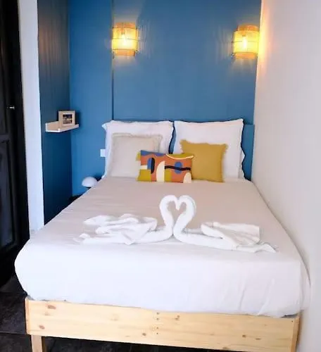 Cosy A 2 Pas De La *